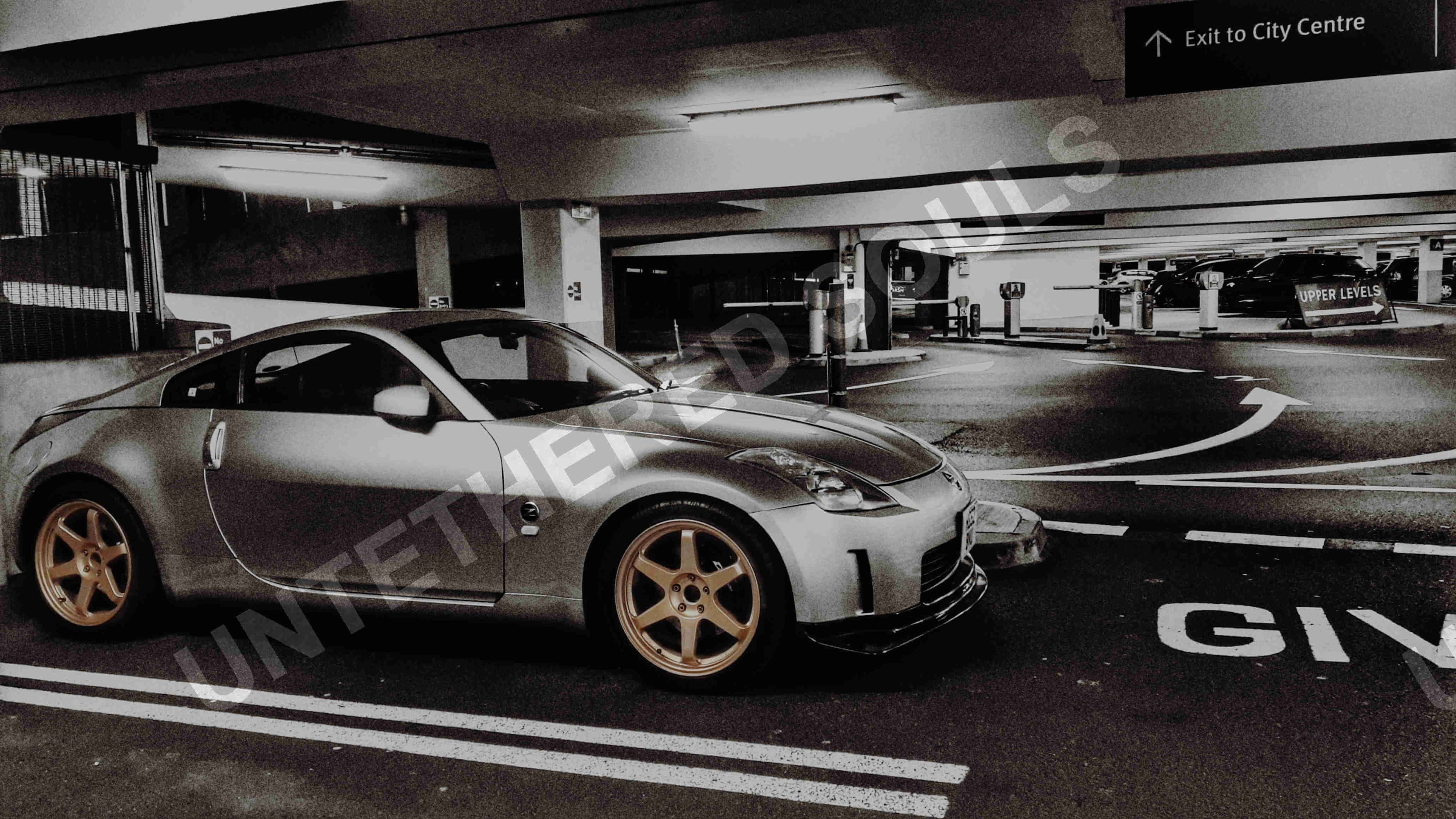 Nissan-Nissan 350z Digital Photography thumbnail-0